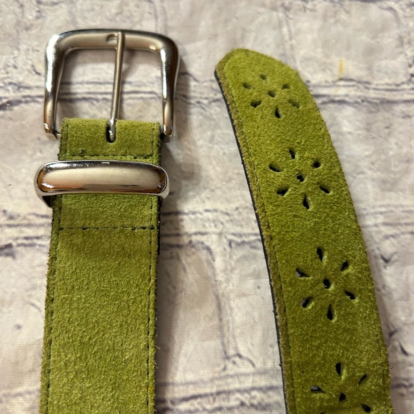 ABSOLUTELY FRESH GREEN PIG SKIN CUT OUTS SILVER TONE BUCKLE BELT WOMEN’S MED - Picture 2 of 8